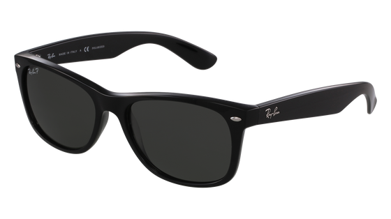 Black Ray Ban wayfarer sunglasses